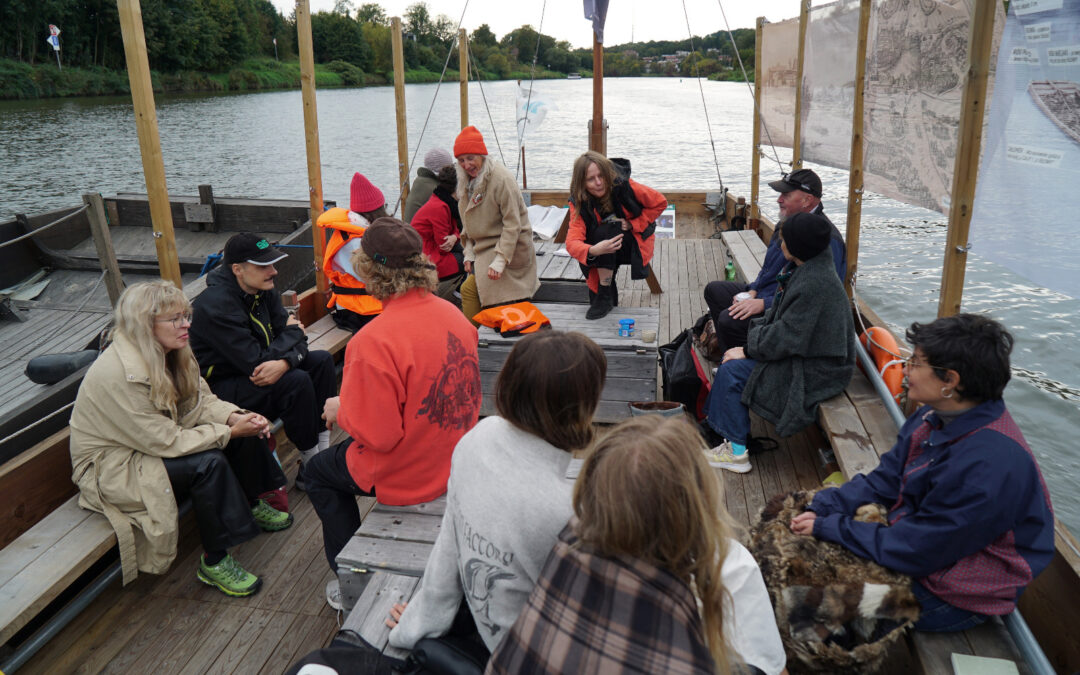 A boat full of guests